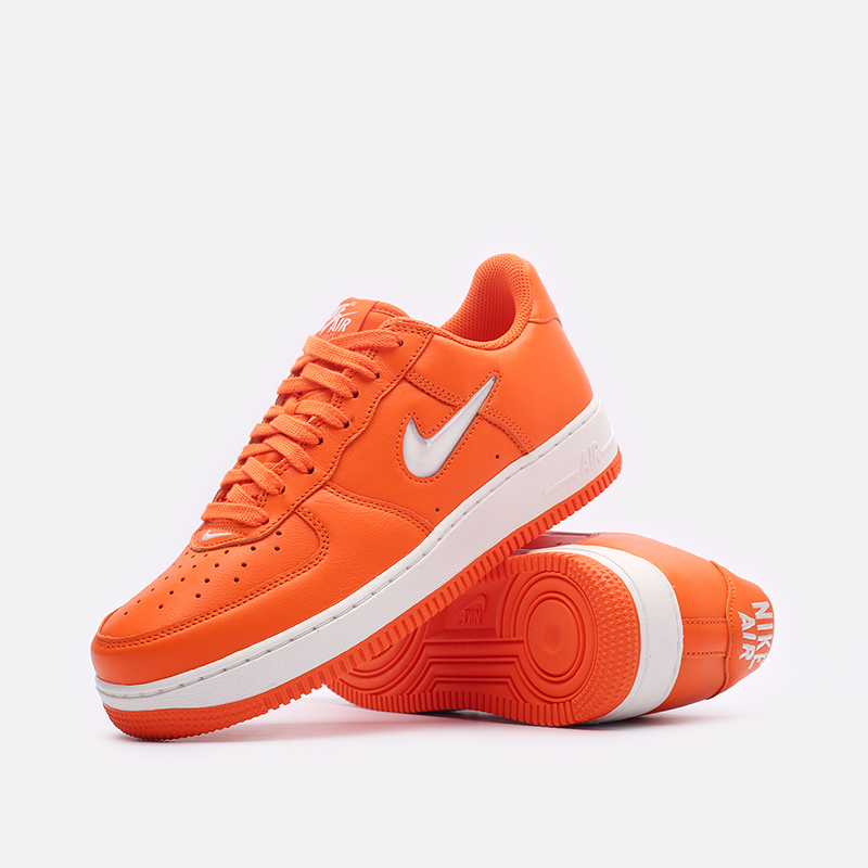 мужские оранжевые кроссовки Nike Air Force 1 Low Retro FJ1044-800 - цена, описание, фото 2