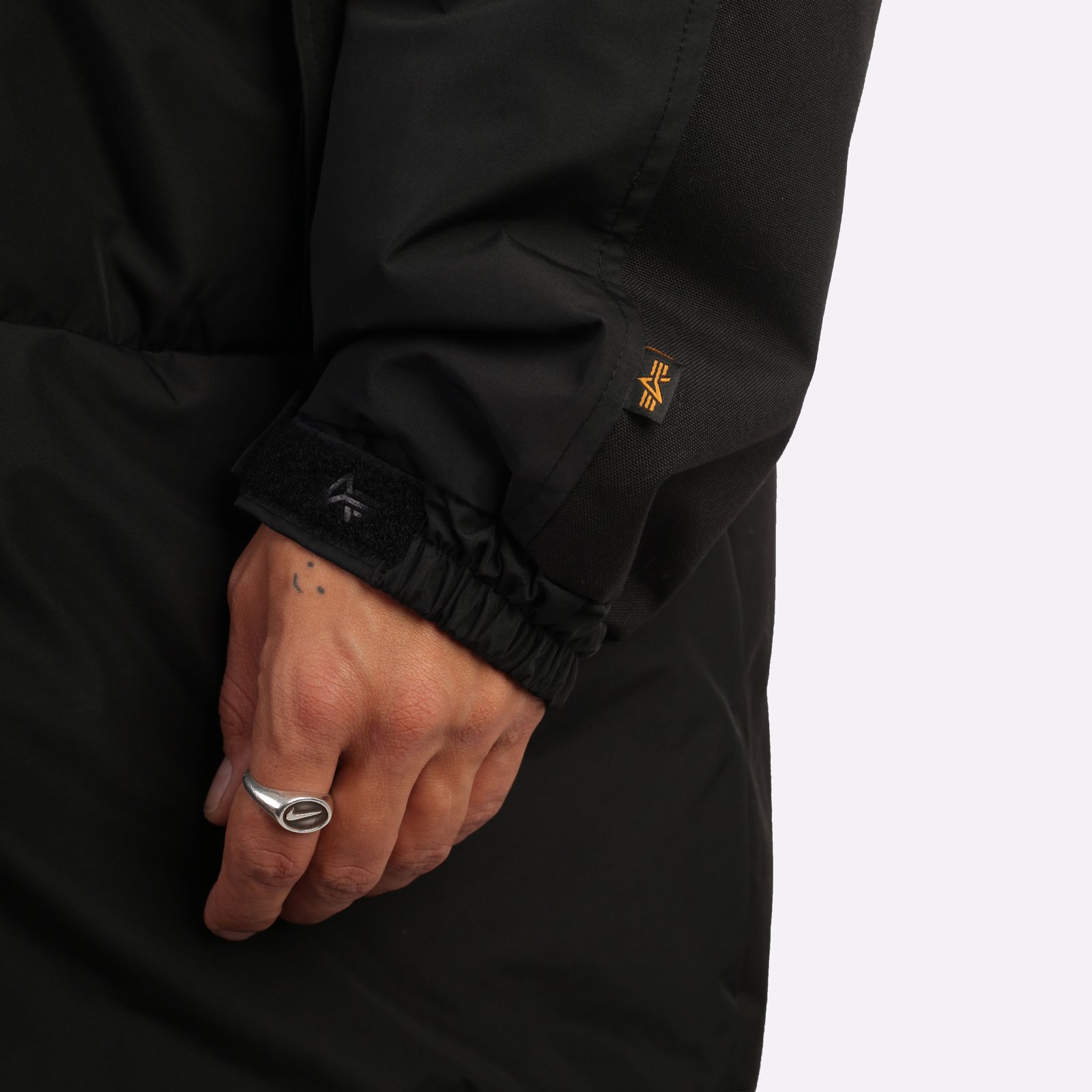 Мужской пуховик Alpha Industries PCU Level 7 Mod Parka (MJP53500C1-black)  - цена, описание, фото 6