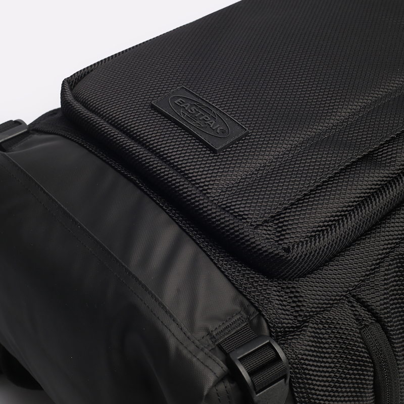  черный рюкзак Eastpak Tecum Top 23L Cnnct Coat - цена, описание, фото 4
