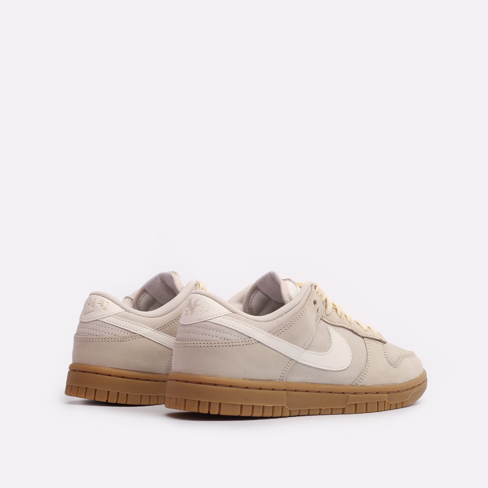 Женские кроссовки Nike WMNS Dunk Low SE (FQ8147-104)  - цена, описание, фото 3