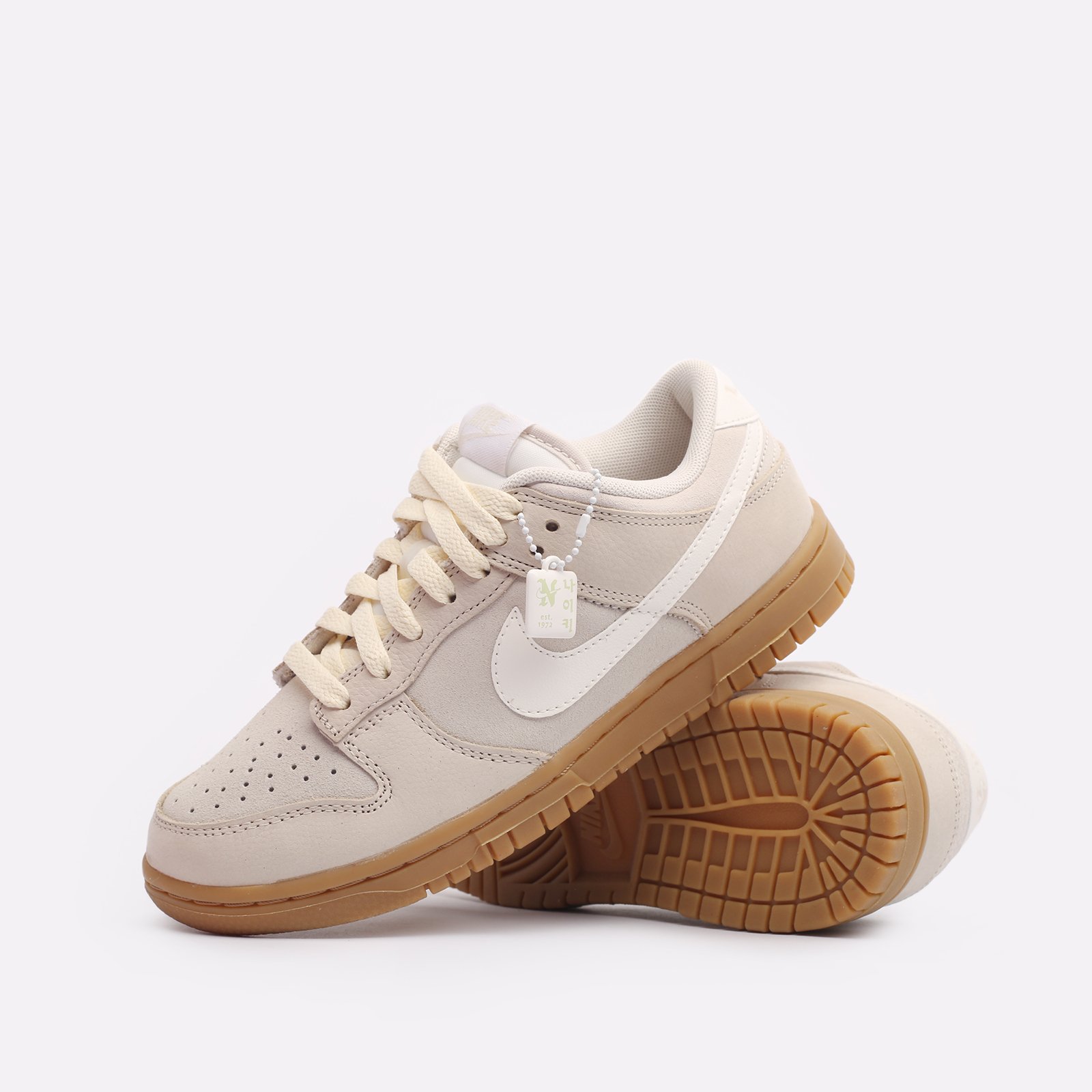 Женские кроссовки Nike WMNS Dunk Low SE (FQ8147-104)  - цена, описание, фото 2