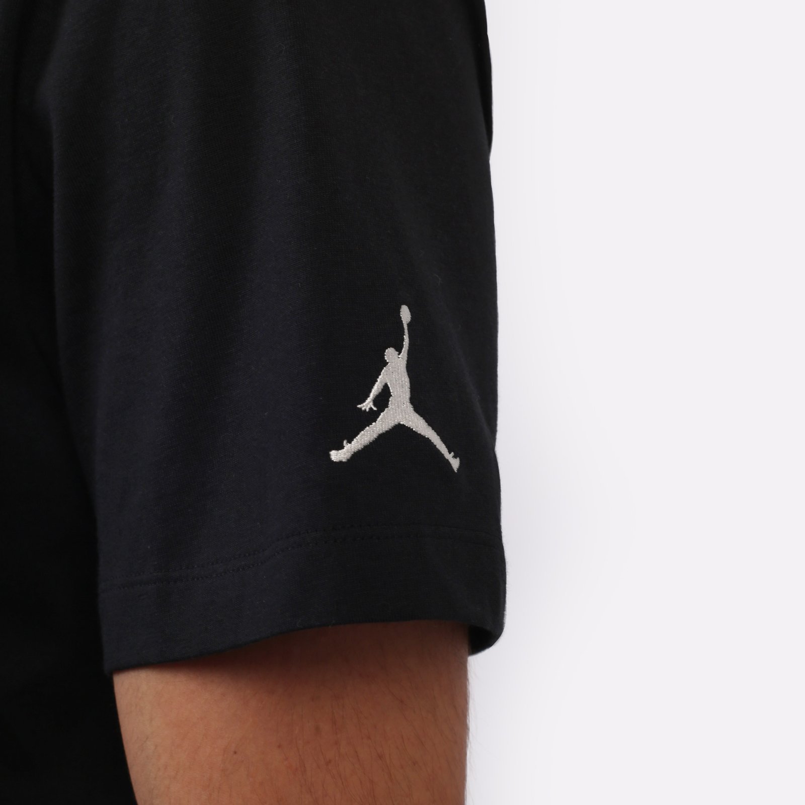 Мужская футболка Jordan Embroidered Crew (DM3182-010)  - цена, описание, фото 6
