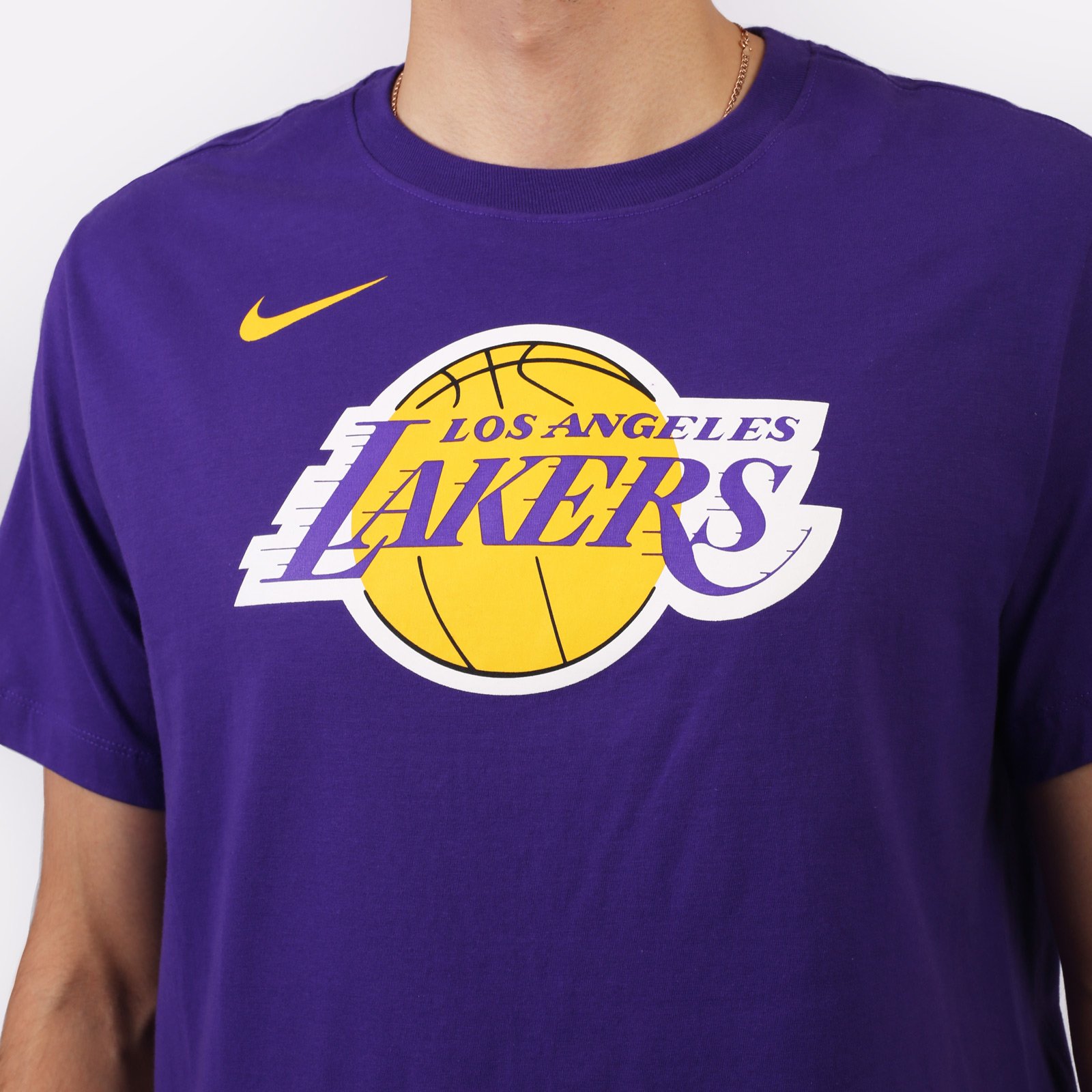 Мужская футболка Nike Lakers Essential (FJ0243-504)  - цена, описание, фото 5