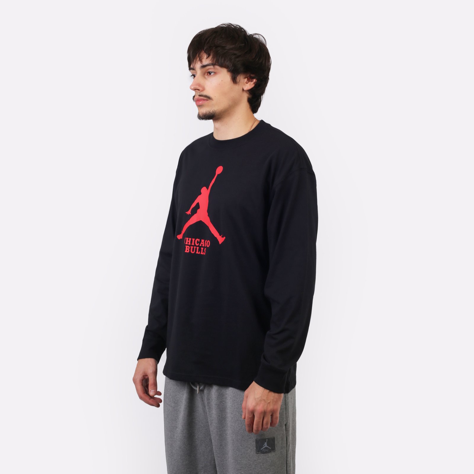 Лонгслив Jordan Chicago Bulls Essential (FN1256-010)  - цена, описание, фото 4
