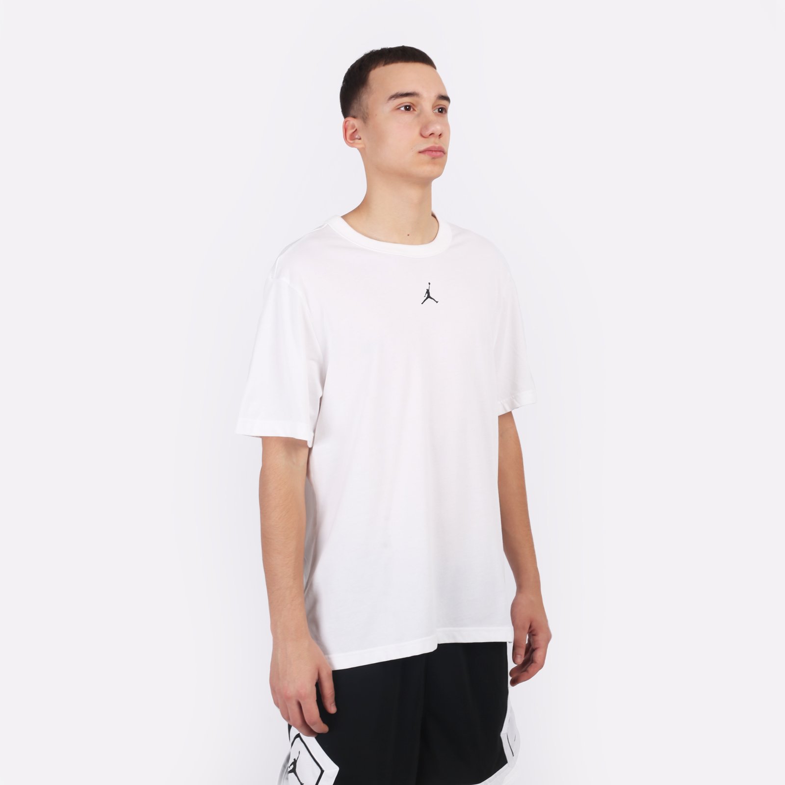 Мужская футболка Jordan Short-Sleeve Top (FN5829-100)  - цена, описание, фото 3