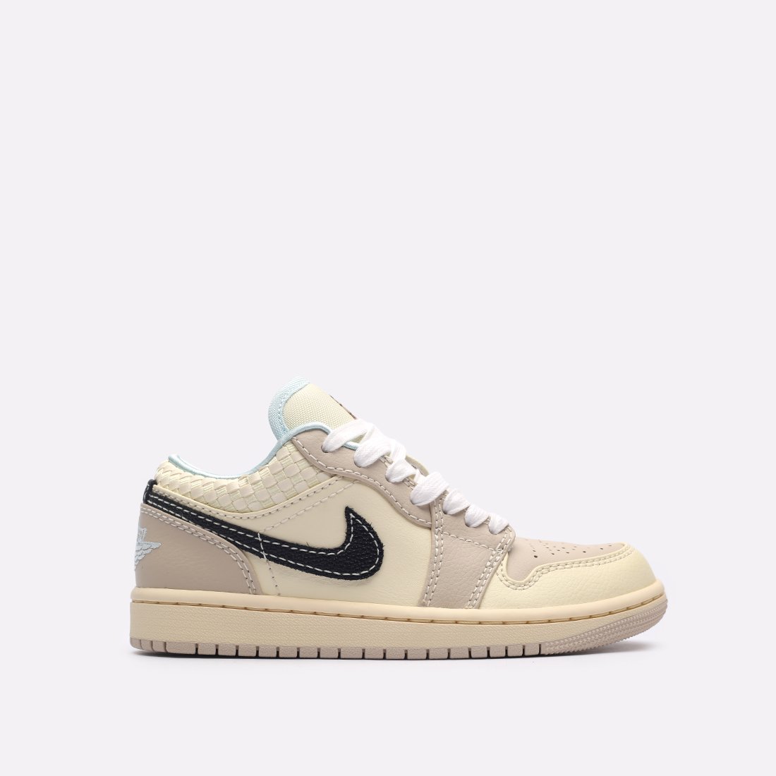 Женские кроссовки Jordan WMNS 1 Low SE (HQ3440-101)  - цена, описание, фото 1