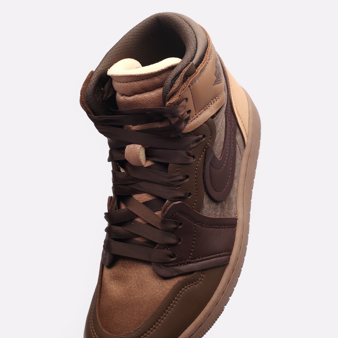 Женские кроссовки Jordan WMNS 1 MM High (FZ8779-200)  - цена, описание, фото 7