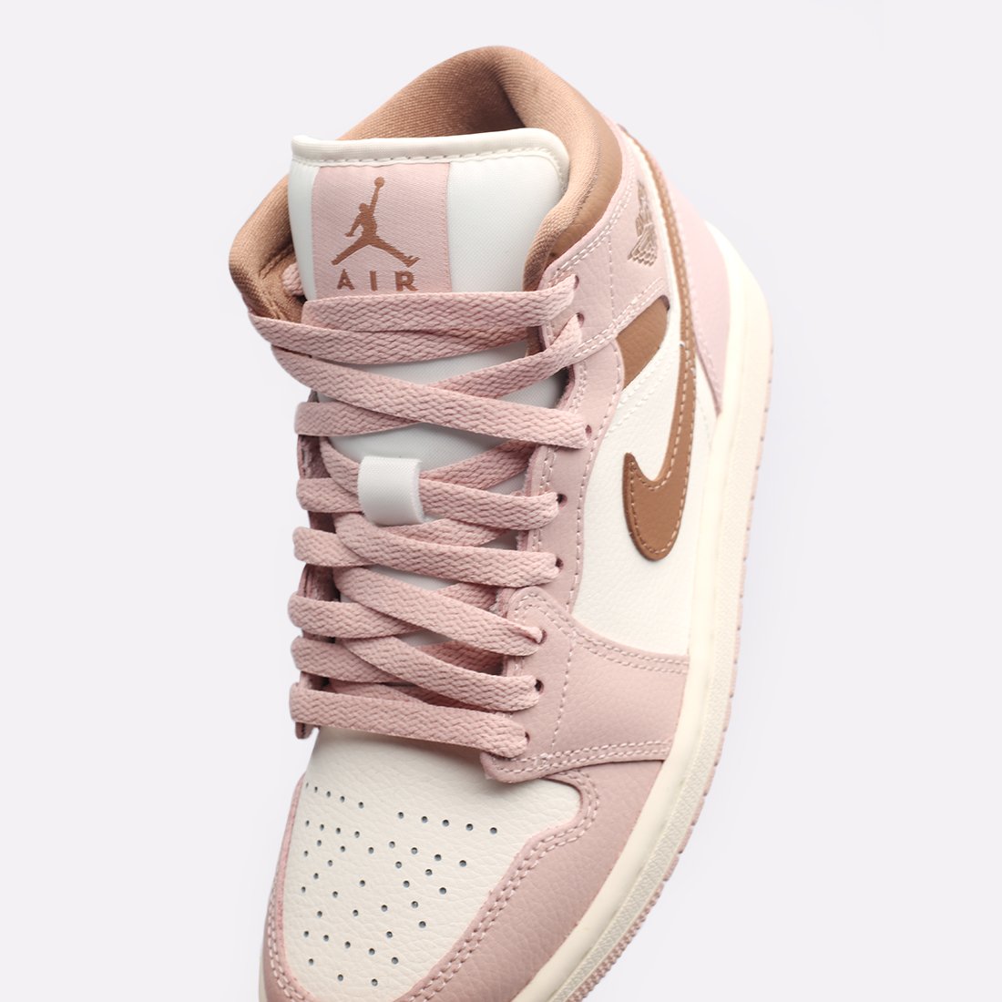 Женские кроссовки Jordan WMNS 1 Mid (BQ6472-620)  - цена, описание, фото 7