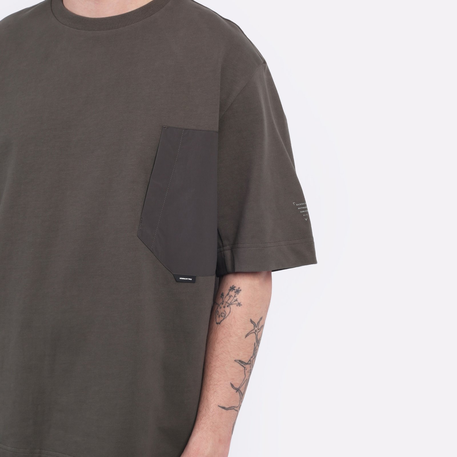 Мужская футболка KRAKATAU FALCON Oversize T-Shirt (Tm116-513-тём-елов)  - цена, описание, фото 4
