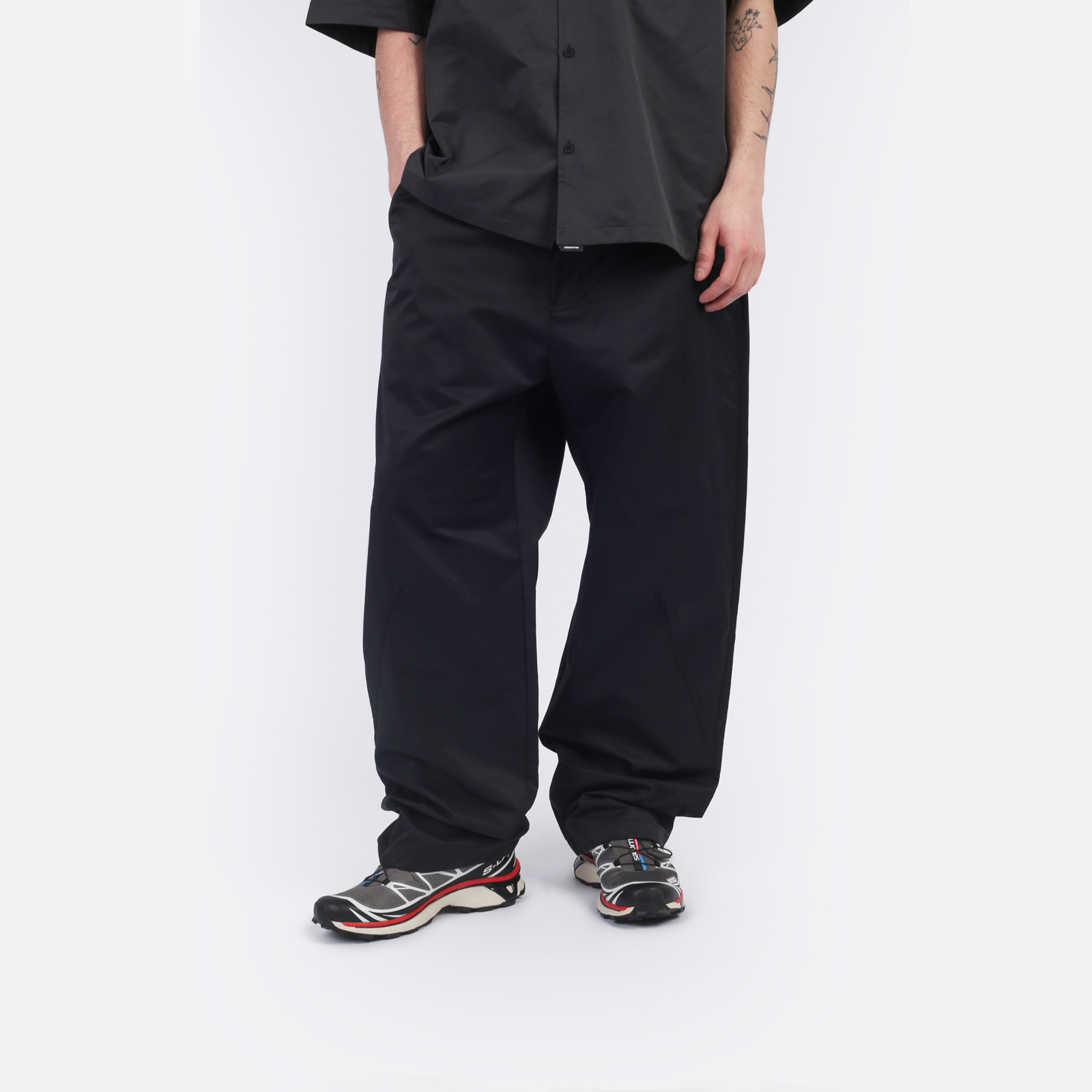 Мужские брюки KRAKATAU ZITMO Loose Fit Pants (Rm200-1)  - цена, описание, фото 1