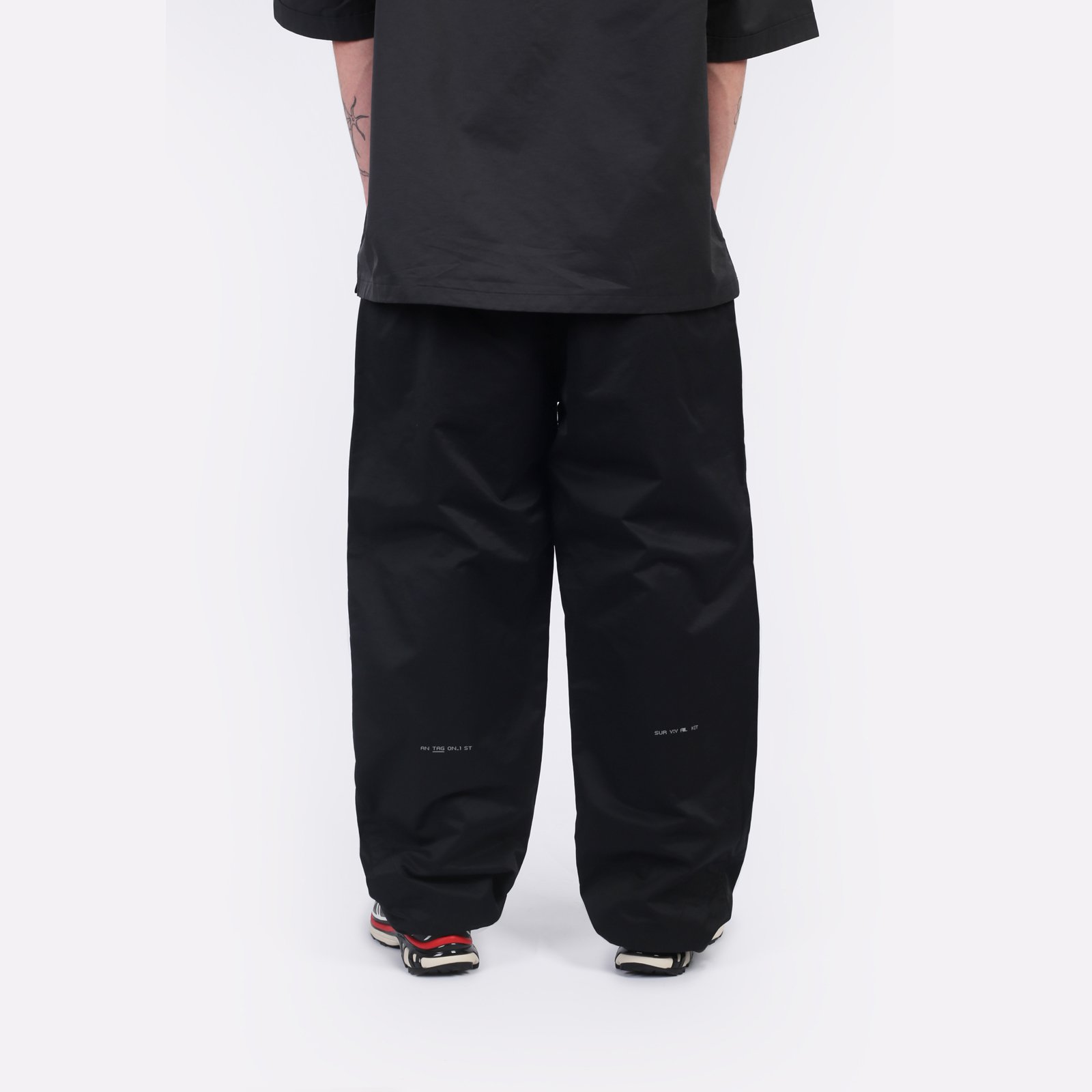 Мужские брюки KRAKATAU ZITMO Loose Fit Pants (Rm200-2)  - цена, описание, фото 2