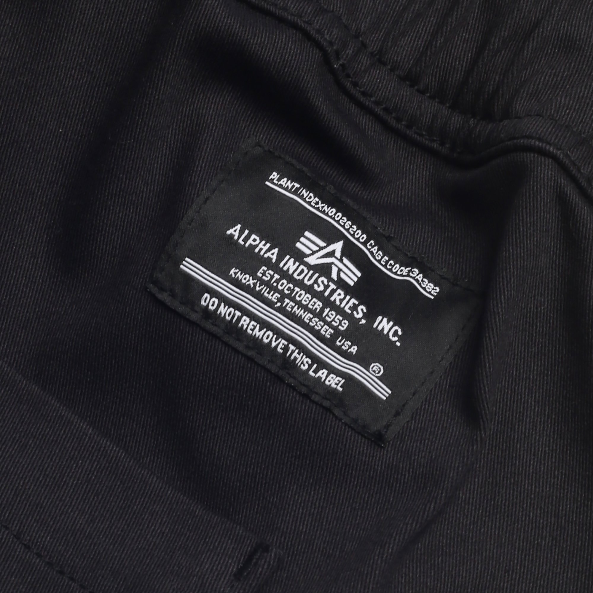 Мужские шорты Alpha Industries CTN Short (MBC55000C1-black)  - цена, описание, фото 3