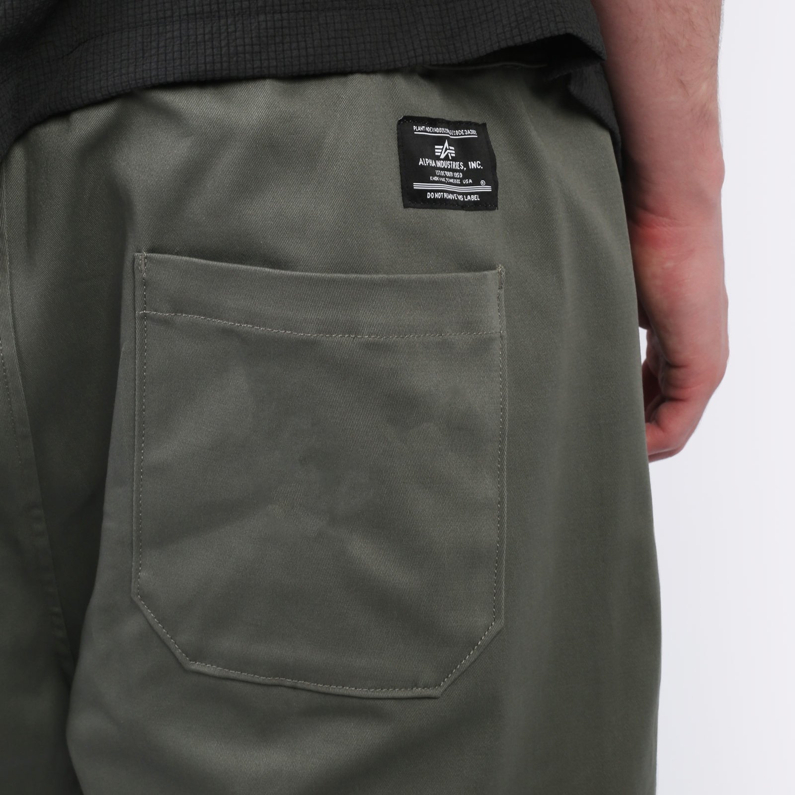 Мужские шорты Alpha Industries CTN Short (MBC55000C1-olive)  - цена, описание, фото 4
