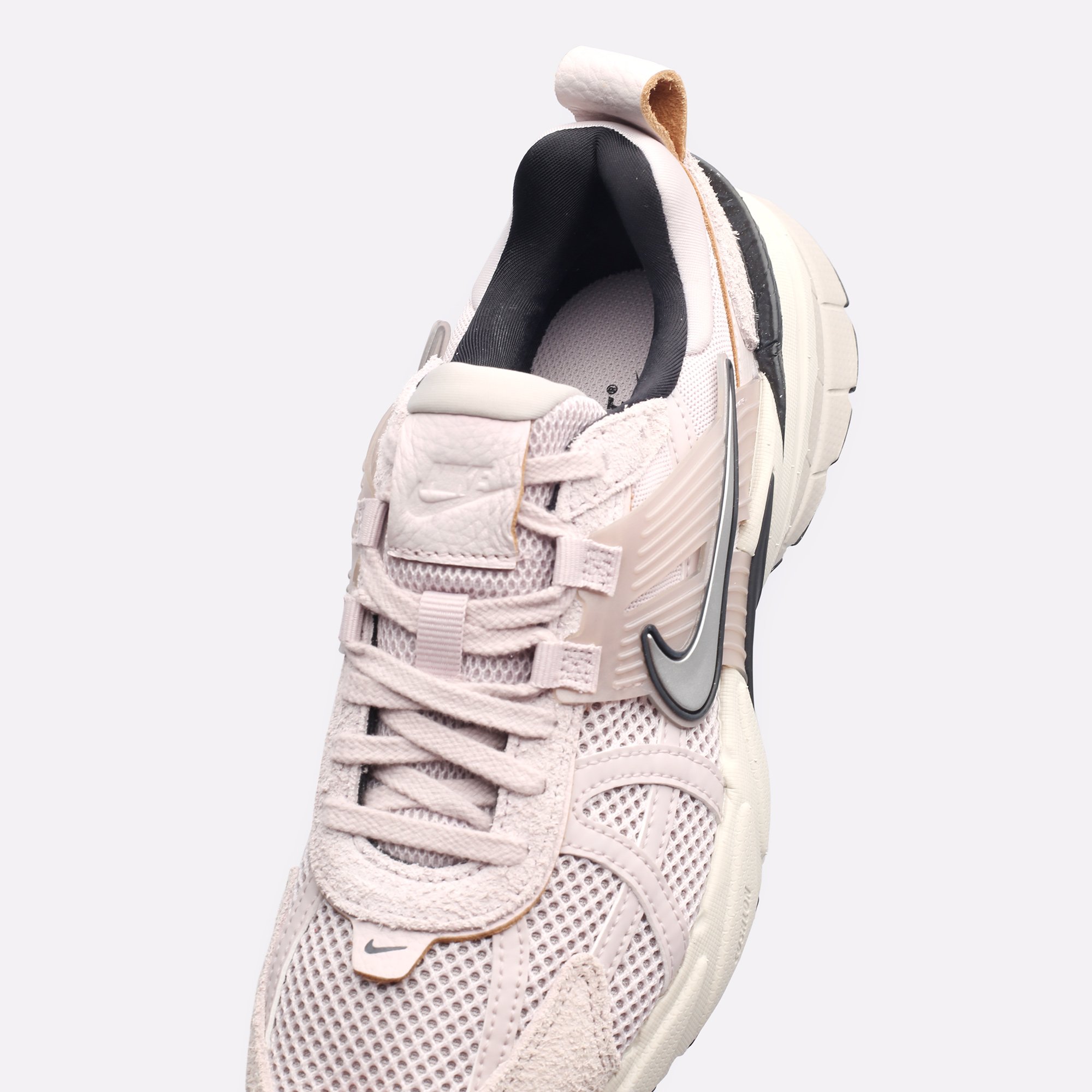 Женские кроссовки Nike WMNS V2K Run (FN6703-001)  - цена, описание, фото 7