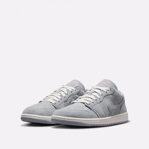 женские кроссовки Jordan WMNS 1 Low SE – фото для каталога
