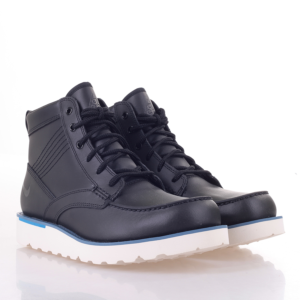 nike kingman boots