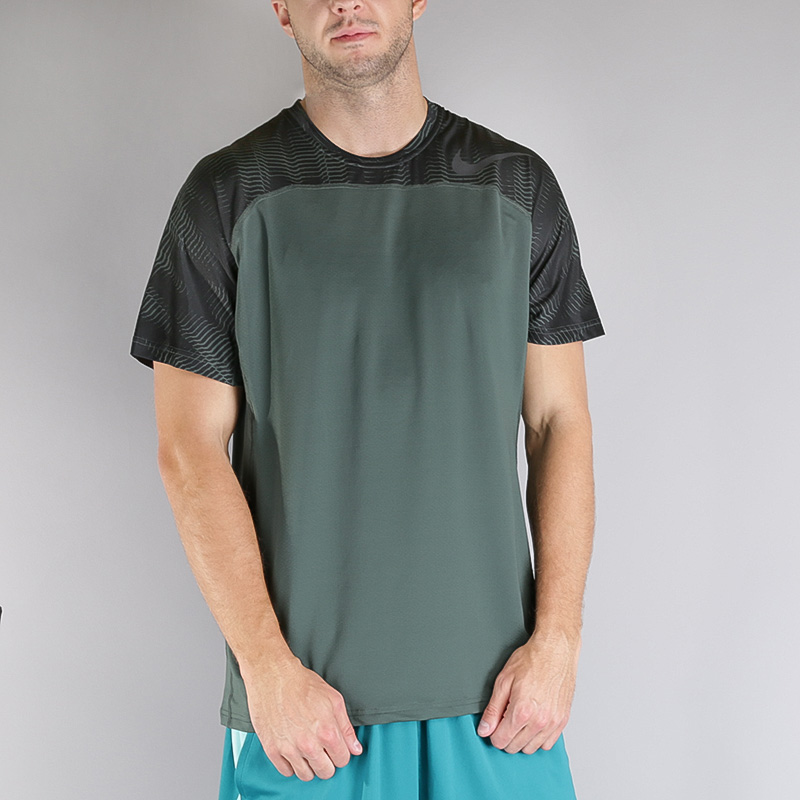 мужская зеленая футболка Nike M NP HPRCL TOP SS FTTD PRINT 859461-372 - цена, описание, фото 3