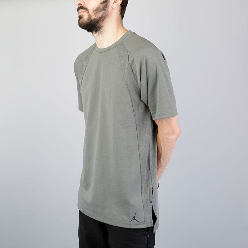 мужская оливковая футболка Jordan Tech S/S Top 860152-018 - цена, описание, фото 2