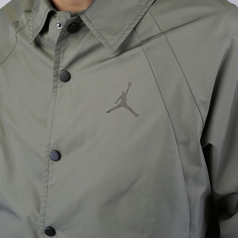 мужская оливковая куртка Jordan Coaches Jacket 882893-018 - цена, описание, фото 5