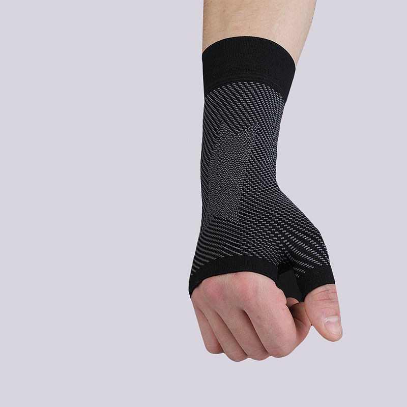Фиксатор запястья OS1st Performance Wrist Sleeve (WS6-черный)  - цена, описание, фото 1