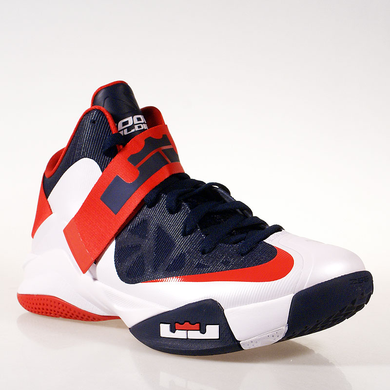 Баскетбольные Nike Кроссовки Zoom Soldier VI (525015-101)  - цена, описание, фото 1